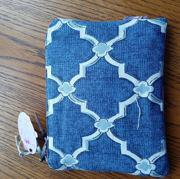 Handbags - 🎁 NWT - Handmade zipped mini-pouch